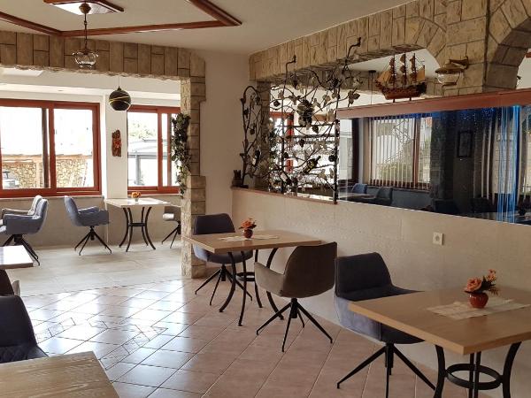 Villa Vista 1 : photo 1 de la chambre superior king room with balcony and sea view - dependence