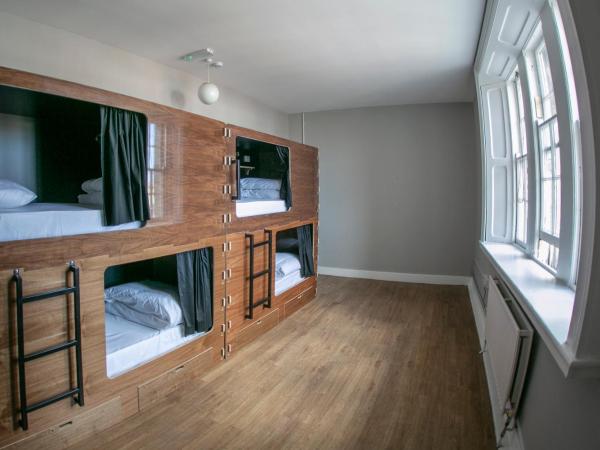 Leevin Hostel Mountjoy : photo 3 de la chambre lit superposé dans dortoir pour femmes de 4 lits