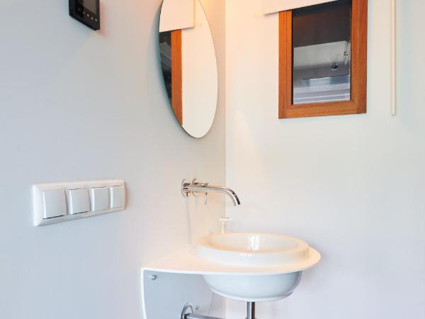 Hotel Not Hotel Rotterdam : photo 6 de la chambre hébergement château pas château