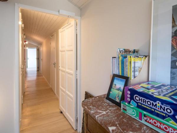 La Mansarde du Port FAMILLY HOME : photo 6 de la chambre petite chambre double avec salle de bains commune