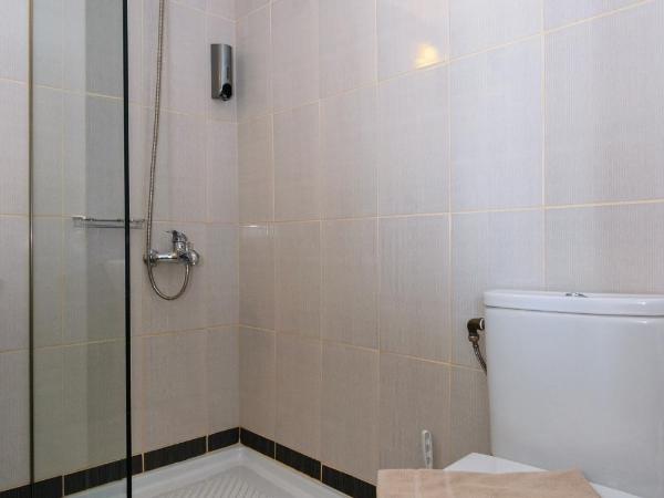 Archontiki City Hotel : photo 6 de la chambre chambre triple avec balcon