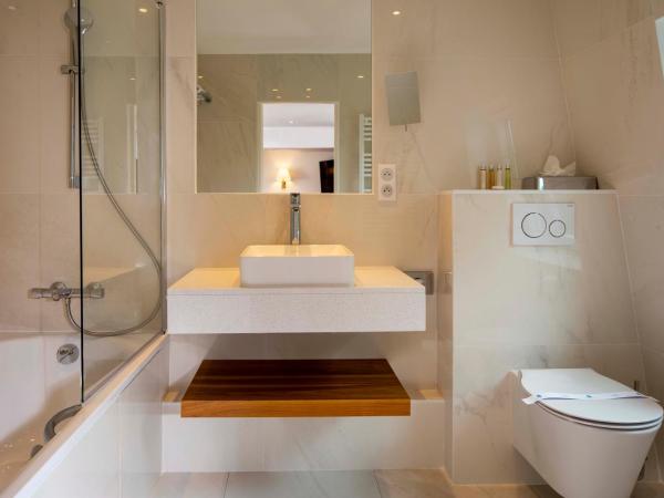 Hotel De Suede Saint Germain : photo 5 de la chambre suite deluxe - vue sur jardin