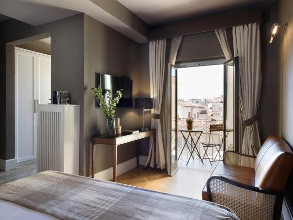 Tornabuoni Suites Collection Residenza D'Epoca : photo 2 de la chambre suite avec balcon