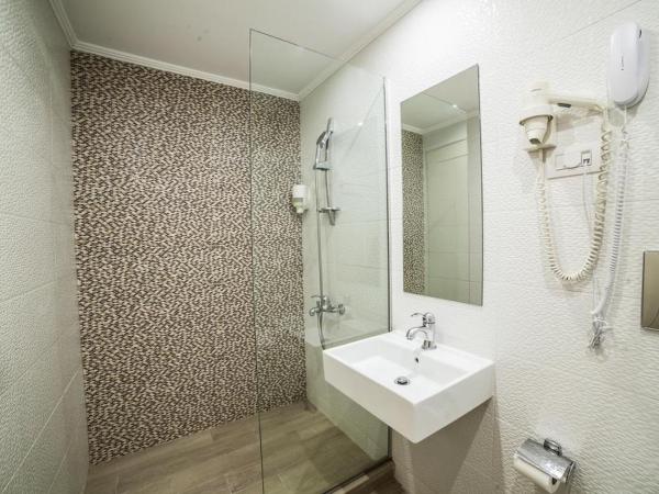 Archontiki City Hotel : photo 7 de la chambre chambre quadruple