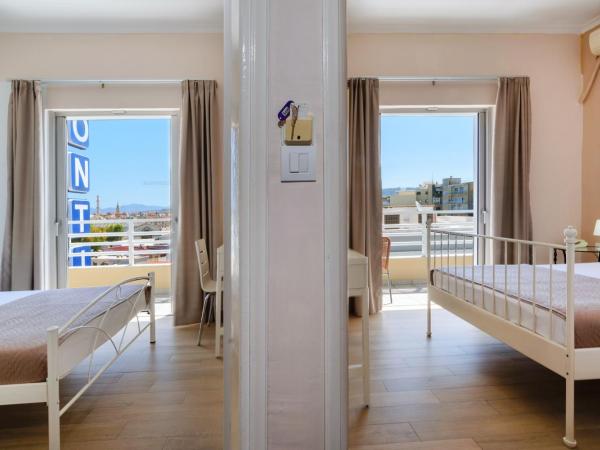 Archontiki City Hotel : photo 2 de la chambre chambre triple avec lit double