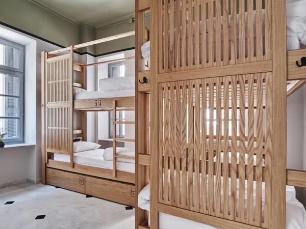 When in Athens Hostel : photo 2 de la chambre lit dans dortoir mixte de 4 lits