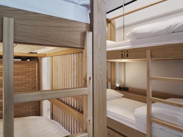 When in Athens Hostel : photo 4 de la chambre lit dans dortoir pour femmes de 6 lits