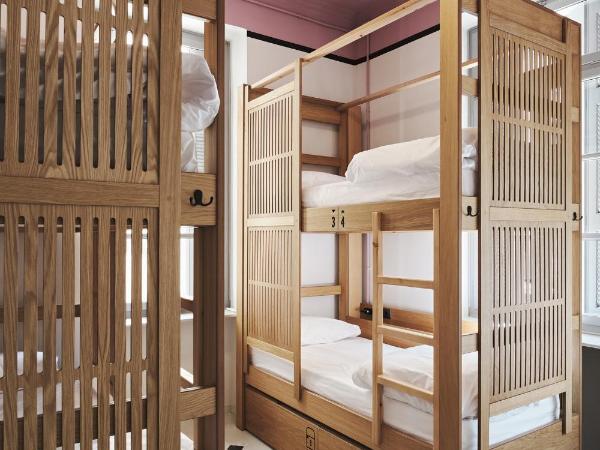 When in Athens Hostel : photo 1 de la chambre lit dans dortoir pour femmes de 4 lits