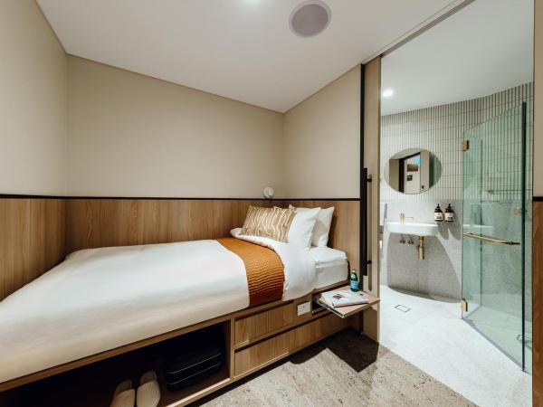 Aerotel Sydney - Inside International Terminal Airport : photo 1 de la chambre single room (overnight stay)