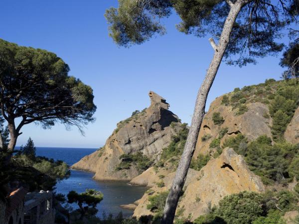 La Calanque de Figuerolles : photo 9 de la chambre appartement - vue sur mer