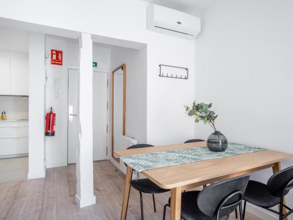 limehome Madrid Calle Ave María - estancia temporal : photo 8 de la chambre appartement 1 chambre avec balcon