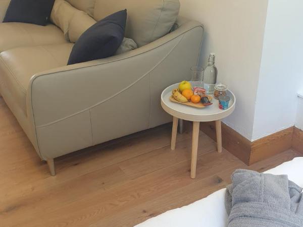 Dublin Airport Lodge : photo 4 de la chambre chambre simple avec salle de bains commune