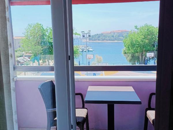 ApartHotel Viola : photo 2 de la chambre studio avec balcon