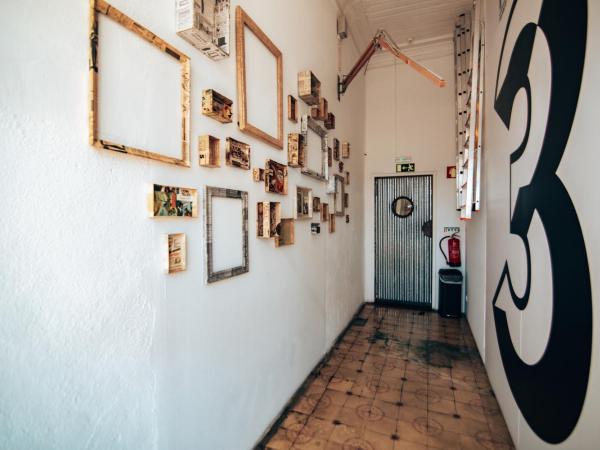 LX Hostel : photo 1 de la chambre lit simple dans dortoir de 10 lits