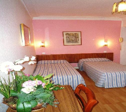 Hôtel Du Brabant : photo 1 de la chambre chambre quadruple