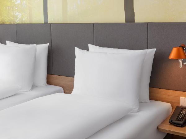 Holiday Inn Munich - Leuchtenbergring, an IHG Hotel : photo 5 de la chambre suite lit king-size exécutive