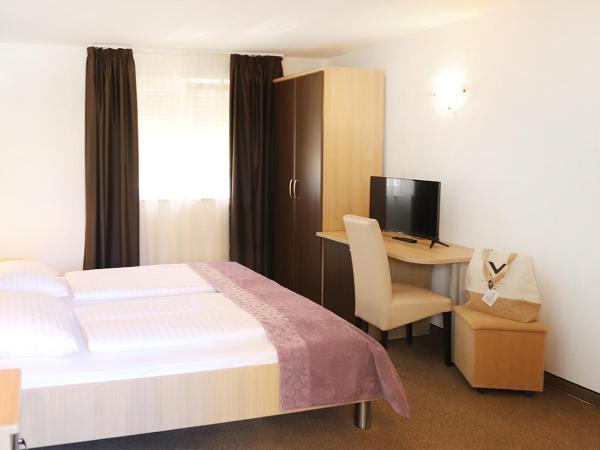 Hotel Villa Margaret : photo 6 de la chambre chambre double confort plus annexe (a2+1)