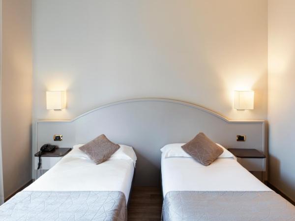 Mokinba Hotels Baviera : photo 6 de la chambre chambre double ou lits jumeaux