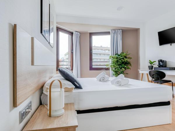 limehome Barcelona Carrer de Fontcoberta - Digital Access : photo 7 de la chambre chambre double