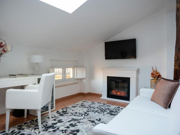 Albergo Rossini 1936 Small & Charming : photo 2 de la chambre suite junior