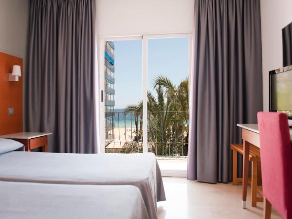 Hotel El Palmeral : photo 10 de la chambre chambre lits jumeaux - vue sur jardin