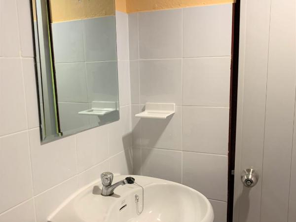 Golf-Sea-City Guest House : photo 8 de la chambre chambre triple