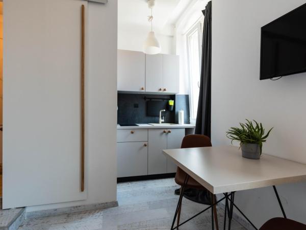 L&B City Center Studios Apartments : photo 9 de la chambre studio