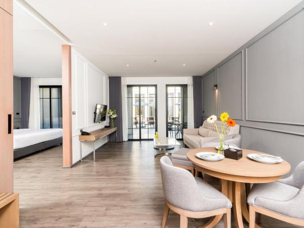 One Patio Hotel Pattaya - SHA Extra Plus : photo 5 de la chambre suite 1 chambre avec accès piscine