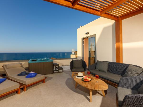 Palmera Beach Hotel & Spa - Adults Only : photo 4 de la chambre suite supérieure deluxe avec jacuzzi - vue sur mer