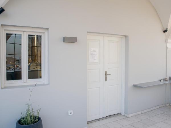 Central Hostel Oia : photo 7 de la chambre lit superposé dans dortoir mixte