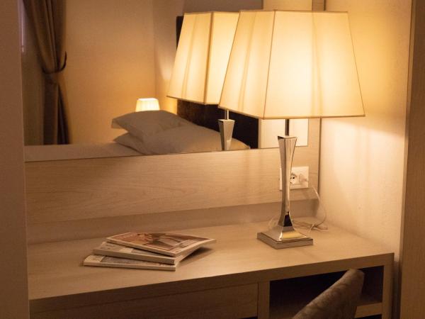 Albergo Rossini 1936 Small & Charming : photo 1 de la chambre chambre simple