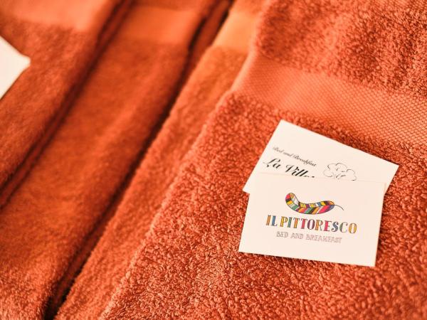 Affittacamere Il Pittoresco : photo 6 de la chambre chambre double ou lits jumeaux avec salle de bains commune