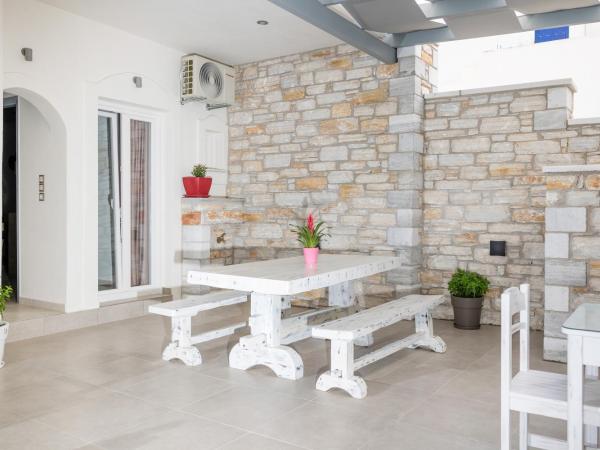 Katerina Roza Studios : photo 3 de la chambre chambre lit queen-size deluxe avec 2 lits king-size