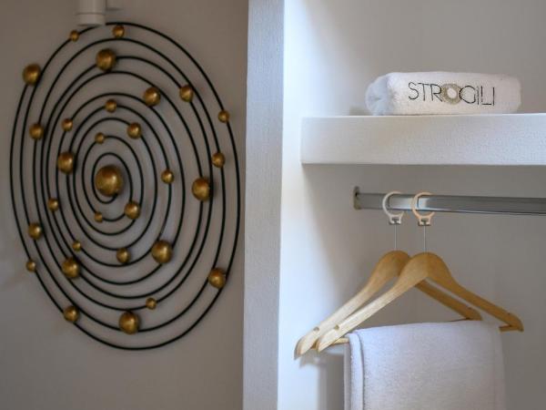 Strogili : photo 6 de la chambre studio double standard - vue sur caldéra (2 adultes)