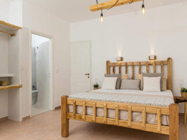 Aqua Naxos Apartments & Suites : photo 6 de la chambre suite avec jacuzzi