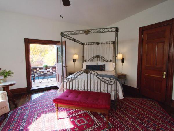 Louisville Bourbon Inn : photo 2 de la chambre chambre lit queen-size avec balcon
