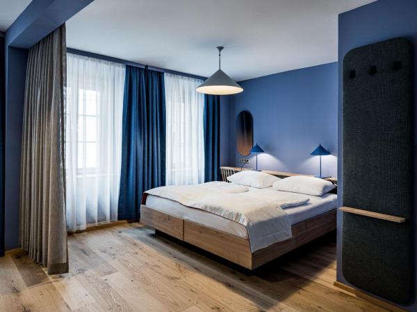 Altstadthotel Weisse Taube : photo 4 de la chambre chambre triple premium