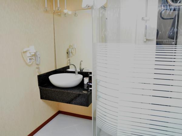 Business Grand Hotel : photo 8 de la chambre chambre triple