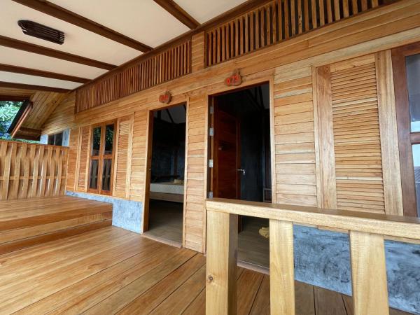 Phi Phi Relax Beach Resort : photo 4 de la chambre bungalow2chambres - vue sur mer