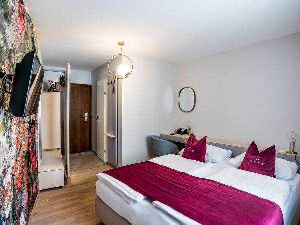 Altstadthotel Weisse Taube : photo 5 de la chambre chambre double Économique