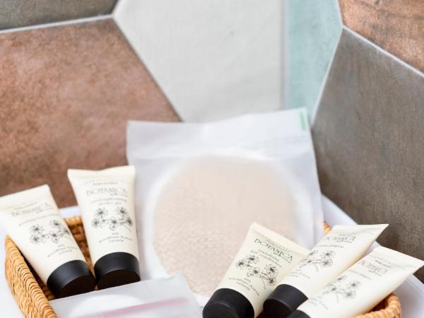 Istanbul Old City Colorful Houses Balat PETRION Hotel : photo 7 de la chambre suite lit queen-size avec baignoire spa