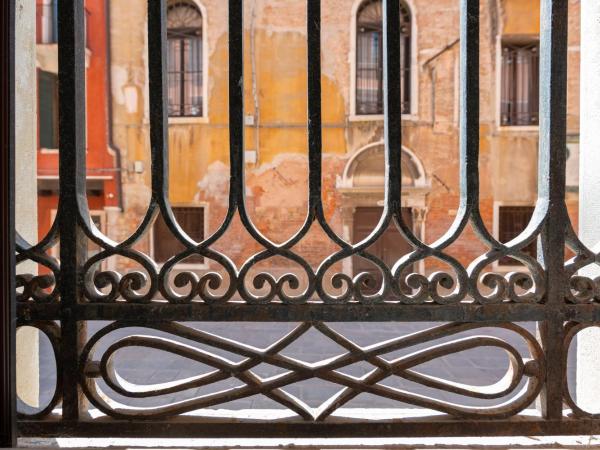 H10 Palazzo Canova : photo 9 de la chambre chambre double ou lits jumeaux supérieure