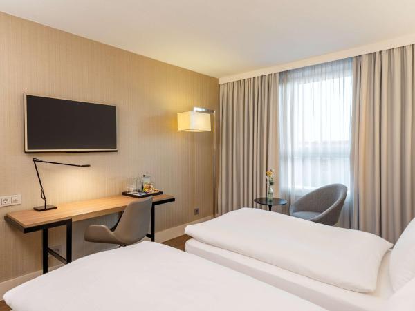 NH Hamburg Altona : photo 4 de la chambre chambre double ou lits jumeaux standard avec petit-déjeuner - promotion parking gratuit