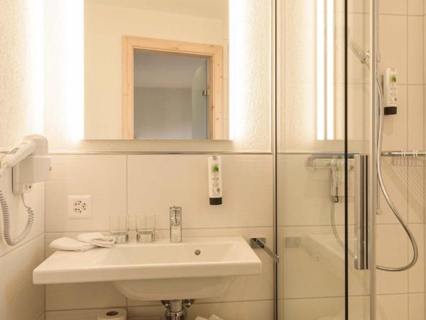 Hotel Caprice - Grindelwald : photo 6 de la chambre chambre double confort