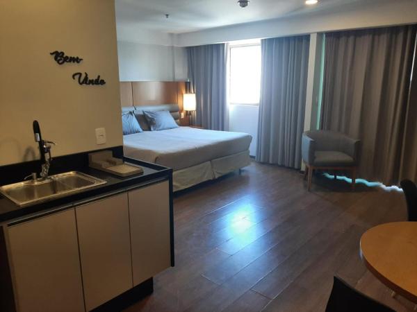 Botafogo Suites : photo 2 de la chambre studio avec balcon