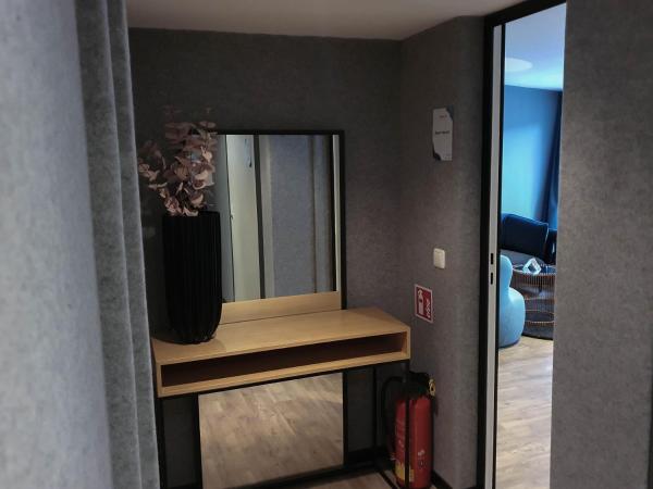 Hotel Falkenturm : photo 5 de la chambre appartement 3 chambres