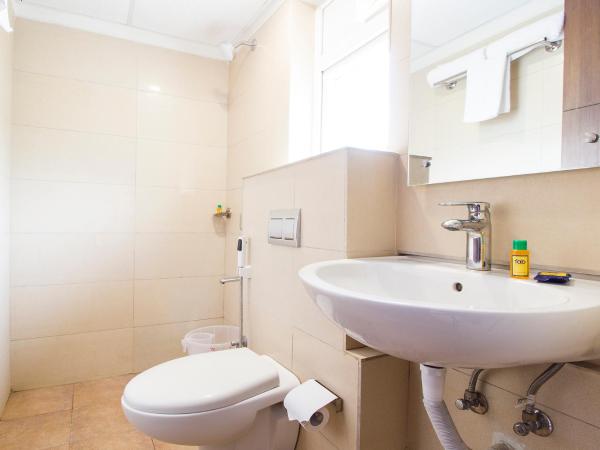 FabHotel Limestone Aura : photo 4 de la chambre chambre deluxe