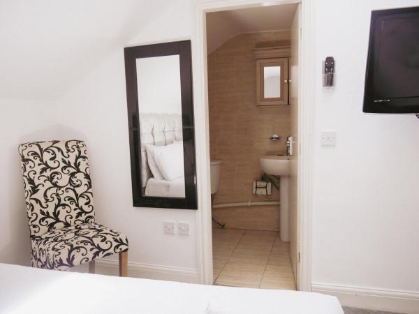 Hotel Anfield : photo 7 de la chambre chambre quadruple avec salle de bains privative