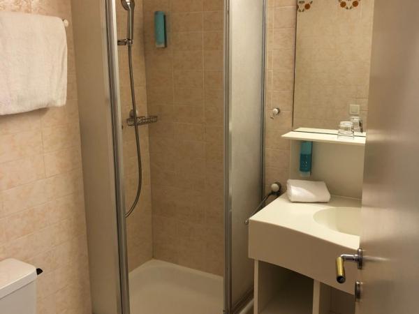 Thermal Hotels & Walliser Alpentherme Leukerbad : photo 5 de la chambre chambre simple deluxe grand bain