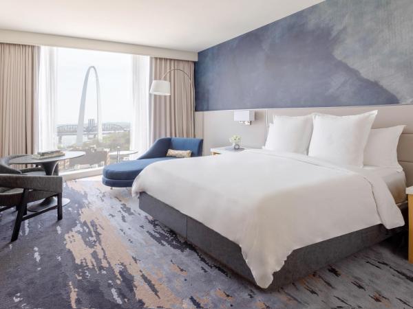 Four Seasons St. Louis : photo 1 de la chambre chambre lit king-size avec vue sur arche
